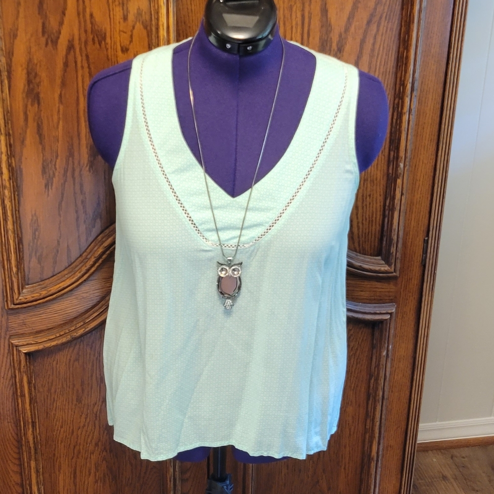 Mint green & white deep V-neck sleeveless summer tank blouse Sz: M